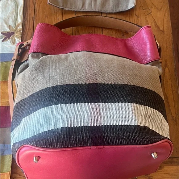 BURBERRY
Calfskin Canvas Ashby w/Tassel Hobo Tan and Black w/Coral Pink Accents - Picture 10 of 12